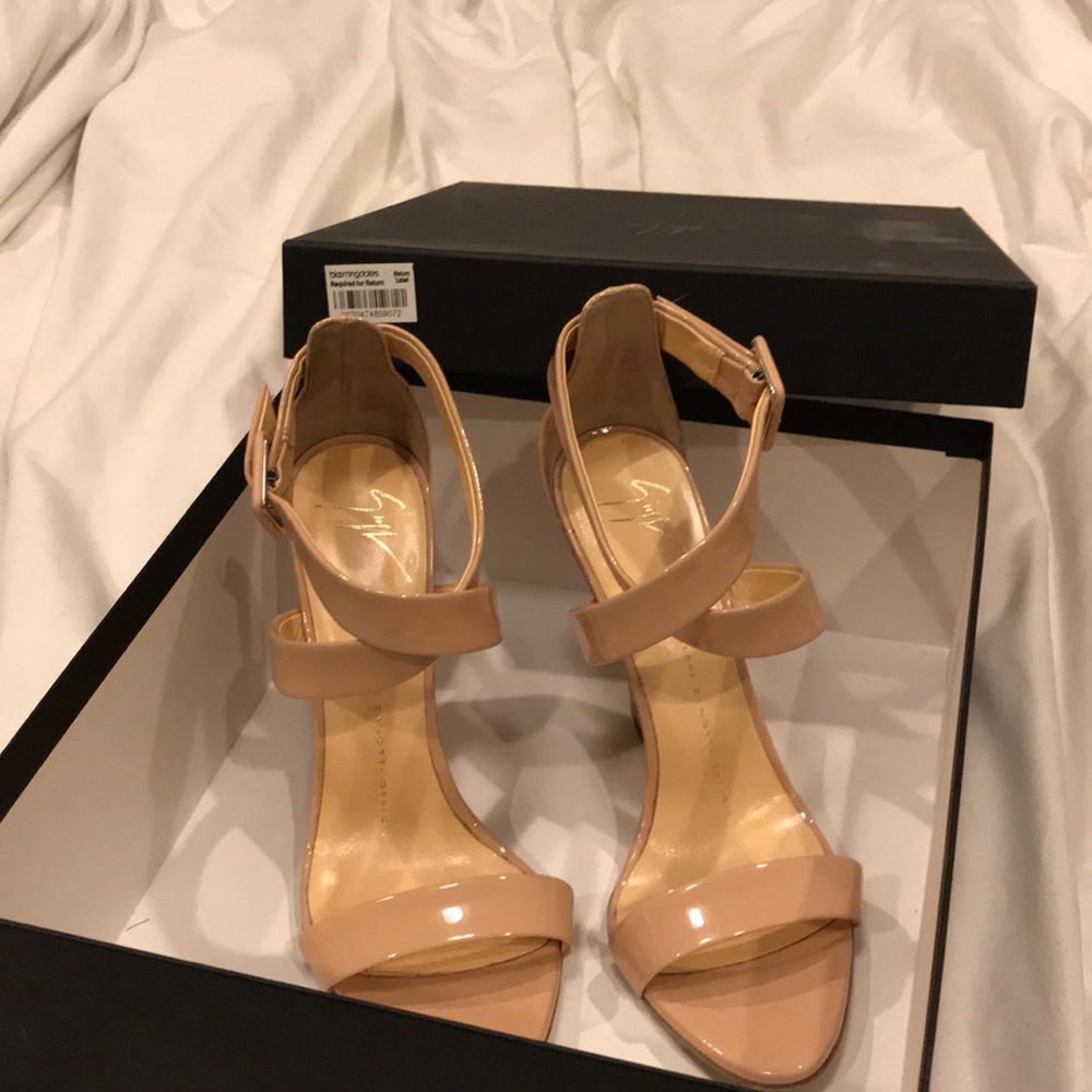 Giuseppe Zanotti
Nude Taline Patent Sandals Wedges